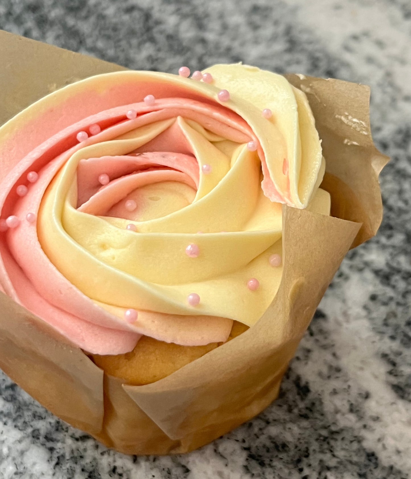 Hello Sunshine! Cupcake Dozen